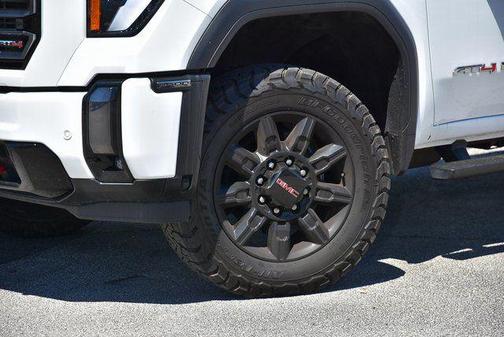 2024 GMC Sierra 2500 AT4
