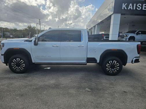 Glacier White Tricoat 2026 GMC Sierra 2500 Denali Ultimate