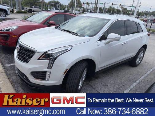 Crystal White Tricoat 2023 Cadillac XT5 Luxury