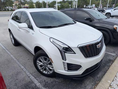 Crystal White Tricoat 2023 Cadillac XT5 Luxury