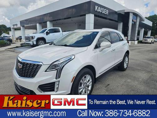 Crystal White Tricoat 2023 Cadillac XT5 Luxury