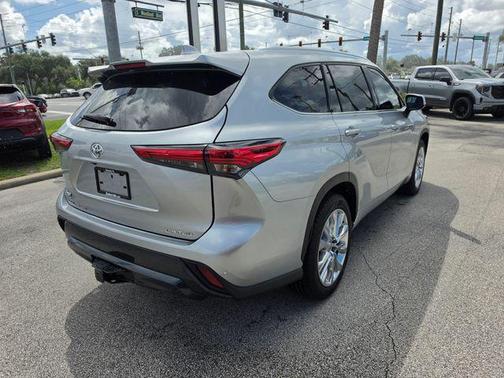 Celestial Silver Metallic 2021 Toyota Highlander Platinum