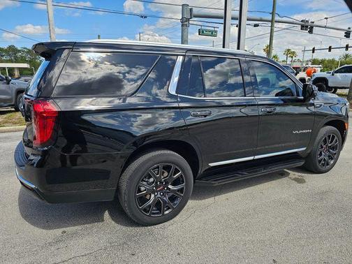 Onyx Black 2023 GMC Yukon SLT