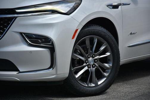 2022 Buick Enclave FWD Avenir