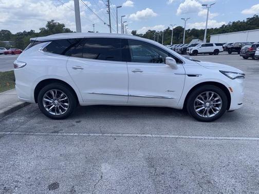 2022 Buick Enclave FWD Avenir