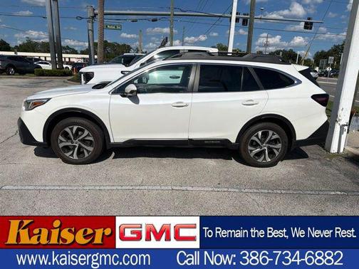 Crystal White Pearl 2022 Subaru Outback Limited