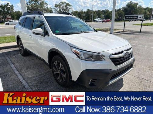 Crystal White Pearl 2022 Subaru Outback Limited