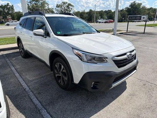 Crystal White Pearl 2022 Subaru Outback Limited