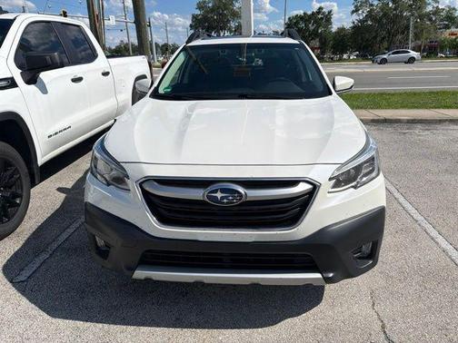 Crystal White Pearl 2022 Subaru Outback Limited