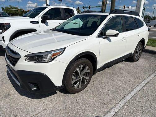 Crystal White Pearl 2022 Subaru Outback Limited