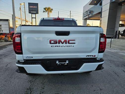 2024 GMC Canyon AT4