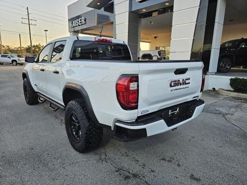 2024 GMC Canyon AT4
