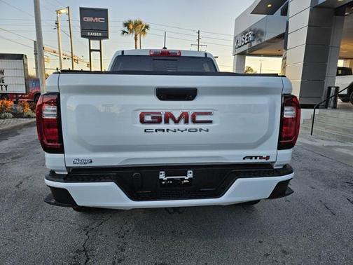2024 GMC Canyon AT4