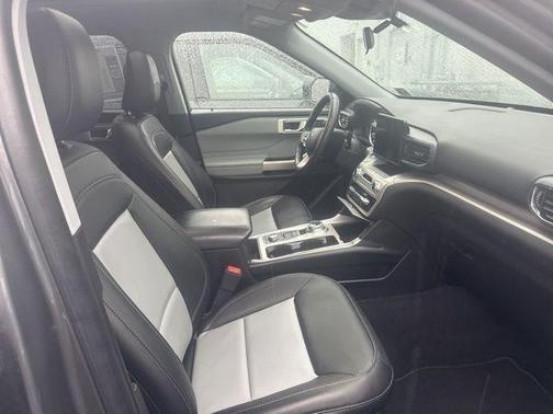 Carbonized Gray Metallic 2022 Ford Explorer XLT