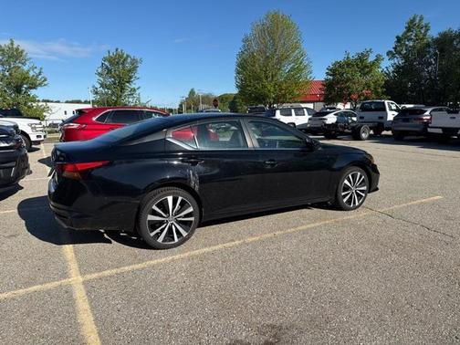 2020 Nissan Altima SR Intelligent AWD
