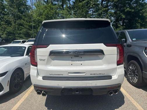 White Frost Tricoat 2023 GMC Yukon XL Denali Ultimate