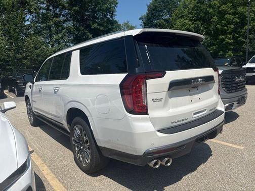 White Frost Tricoat 2023 GMC Yukon XL Denali Ultimate