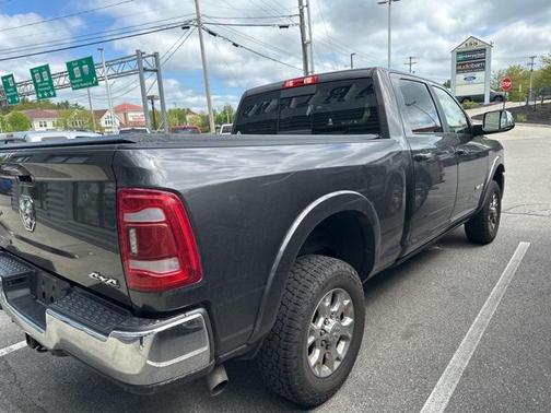 2022 RAM 2500 Laramie Crew Cab 4x4 6'4' Box