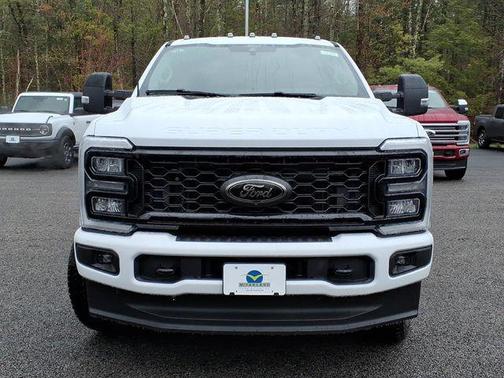 Oxford White 2026 Ford F-250 Lariat