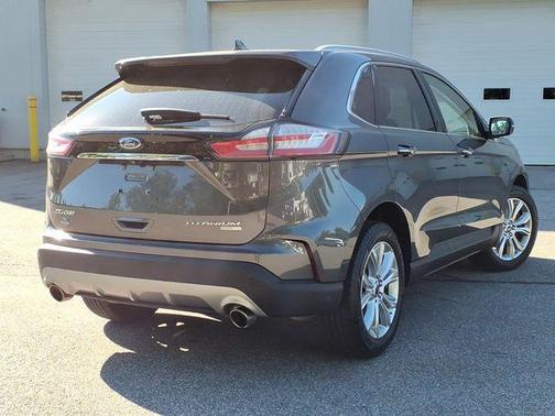 Magnetic 2019 Ford Edge Titanium