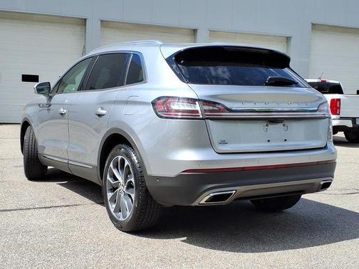 Silver Radiance Metallic Clearcoat 2023 Lincoln Nautilus Reserve