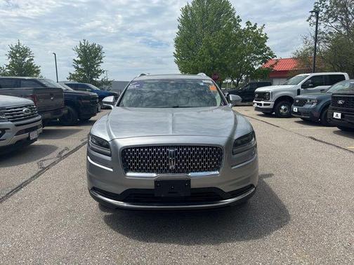 Silver Radiance Metallic Clearcoat 2023 Lincoln Nautilus Reserve