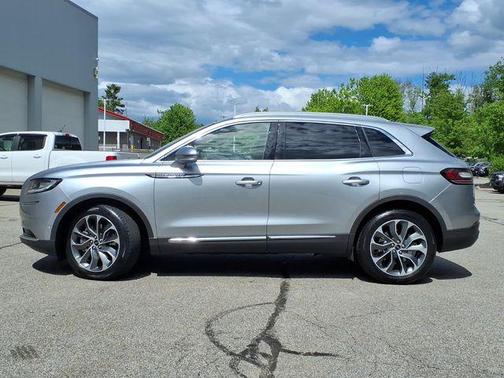 Silver Radiance Metallic Clearcoat 2023 Lincoln Nautilus Reserve