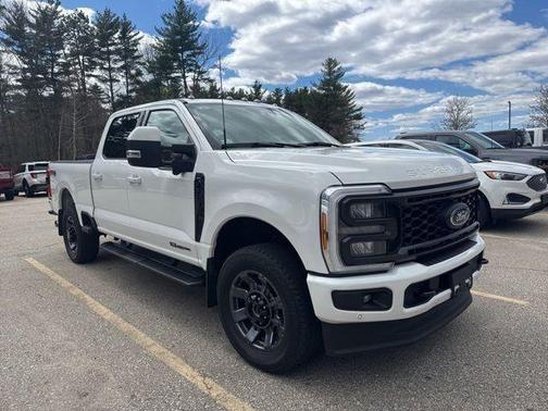 Star White Metallic Tri-Coat 2023 Ford F-350 Lariat