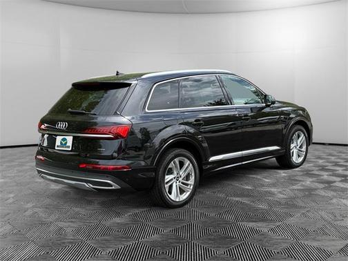 2021 Audi Q7 45 Premium Plus