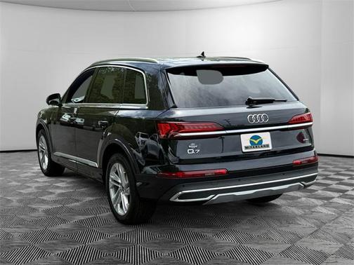 2021 Audi Q7 45 Premium Plus