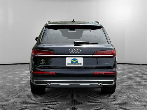 2021 Audi Q7 45 Premium Plus