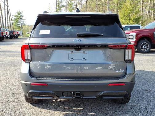 Carbonized Gray Metallic 2026 Ford Explorer ST-Line