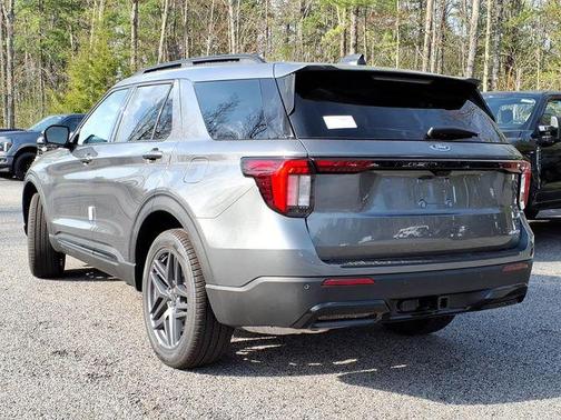 Carbonized Gray Metallic 2026 Ford Explorer ST-Line