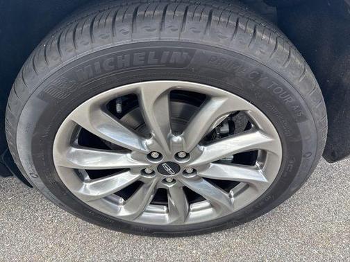 Elite Blue Metallic Clearcoat 2022 Lincoln Corsair Standard