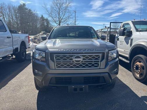 2024 Nissan Frontier SV