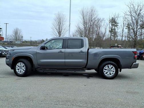 2024 Nissan Frontier SV