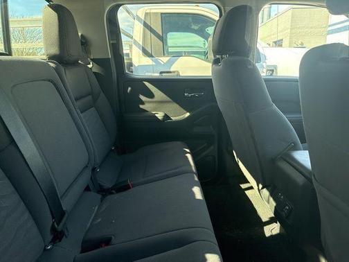 2024 Nissan Frontier SV