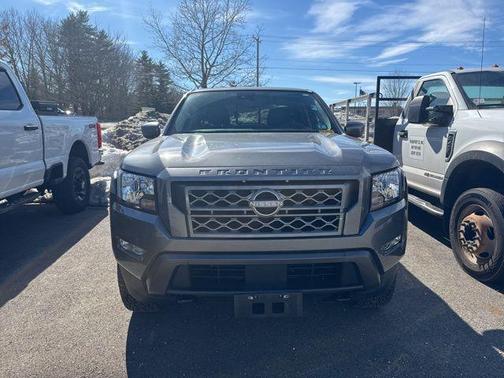 2024 Nissan Frontier SV