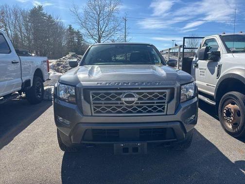 2024 Nissan Frontier SV