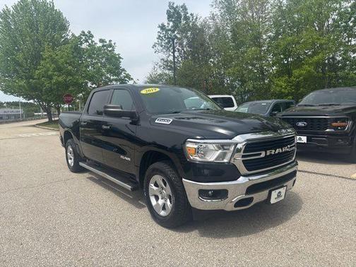 Diamond Black Crystal Pearlcoat 2019 RAM 1500 Big Horn
