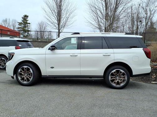 Star White Metallic Tri-Coat 2026 Ford Expedition King Ranch