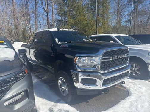 2020 RAM 3500 Tradesman Crew Cab 4x4 6'4' Box