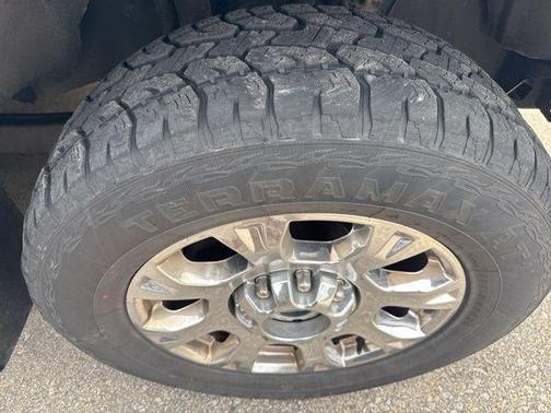 Oxford White 2022 Ford F-250 Lariat