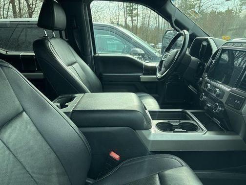 Oxford White 2022 Ford F-250 Lariat