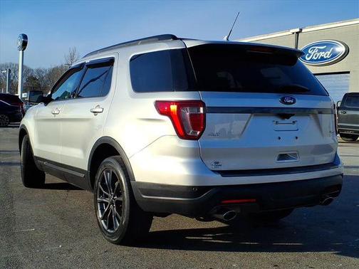 Magnetic Metallic 2018 Ford Explorer XLT