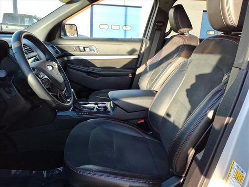 Magnetic Metallic 2018 Ford Explorer XLT