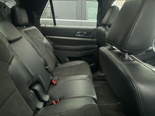 Magnetic Metallic 2018 Ford Explorer XLT