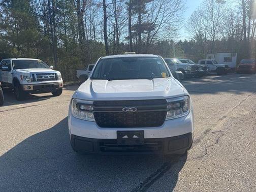 Oxford White 2024 Ford Maverick XLT
