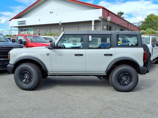 Avalanche Gray 2026 Ford Bronco Base