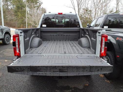 Avalanche 2026 Ford F-350 Lariat